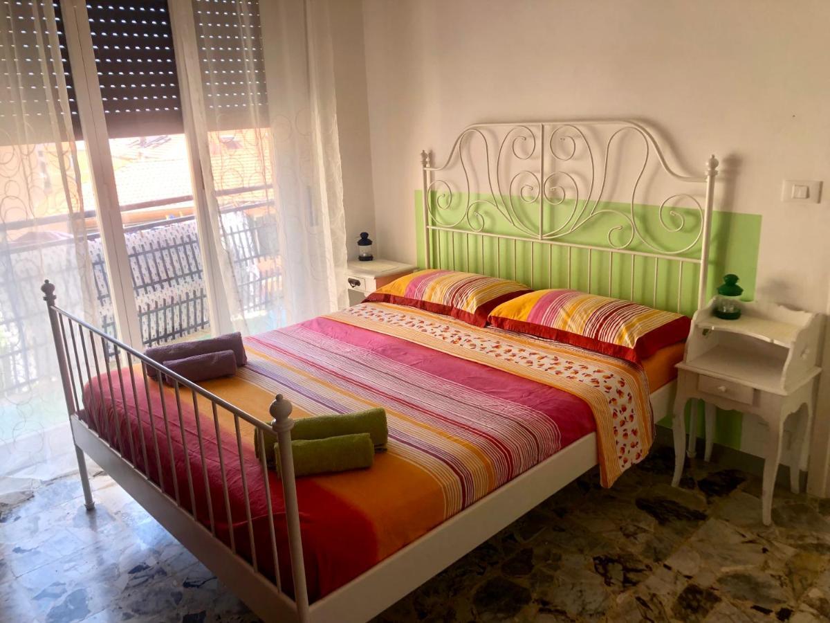 Peaceful Apartment 1 Minute Walk To The Beach Вентимиля Екстериор снимка
